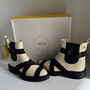 Women’s Cream and Black Chelsea Boots